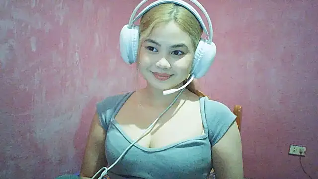 Snapshot of DessertFlower chatting on June 23, 3:48 am DessertFlower online show from June 23, 3:48 am