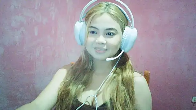 Snapshot of DessertFlower chatting on June 26, 4:28 am DessertFlower online show from June 26, 4:28 am