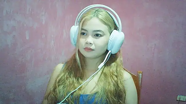 Snapshot of DessertFlower chatting on June 27, 4:17 am DessertFlower online show from June 27, 4:17 am