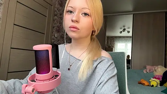 JeneeBIanks online show from February 28, 9:10 am