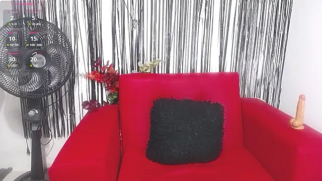 Snapshot of mailyn_pym chatting on March 7, 11:51 am mailyn pym online show from March 7, 11:51 am