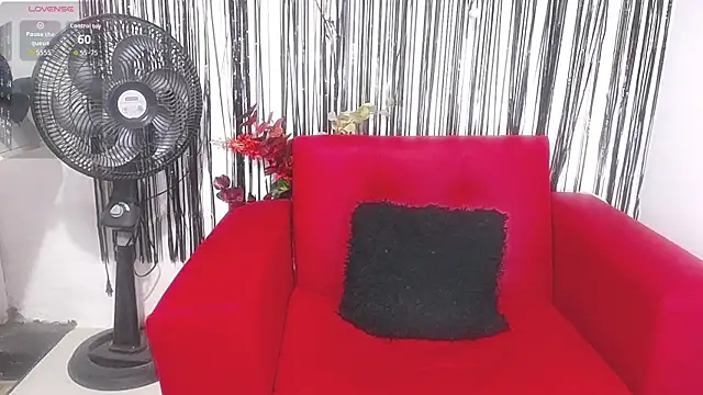 Snapshot of mailyn_pym chatting on March 12, 1:17 pm mailyn pym online show from March 12, 1:17 pm