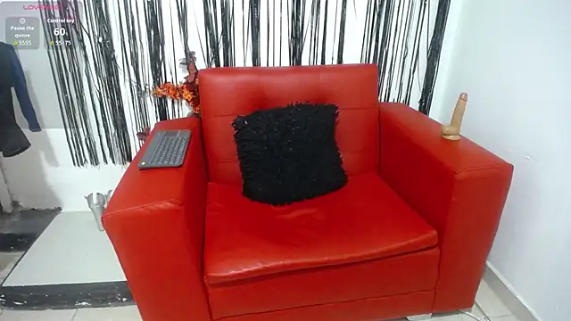 Snapshot of mailyn_pym chatting on April 1, 12:28 pm mailyn pym online show from April 1, 12:28 pm