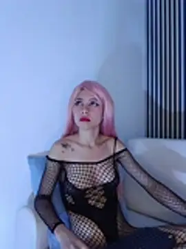 Snapshot of roussemilk chatting on February 19, 6:37 pm roussemilk online show from February 19, 6:37 pm