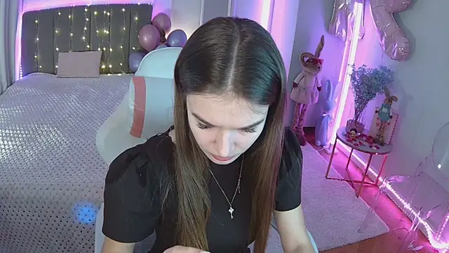 Ann Wood online show from April 4, 8:34 am