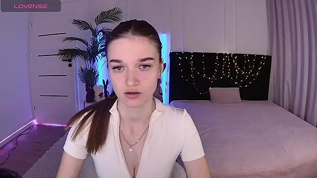 Snapshot of Ann_Wood chatting on May 8, 2:55 pm Ann Wood online show from May 8, 2:55 pm