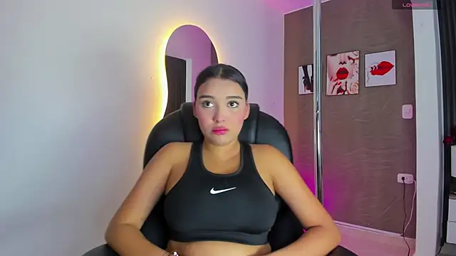 Tiphanysalvatore online show from March 2, 10:49 pm