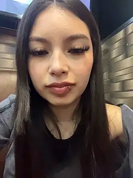 Snapshot of Mady_Pink chatting on March 19, 3:21 am Mady Pink online show from March 19, 3:21 am