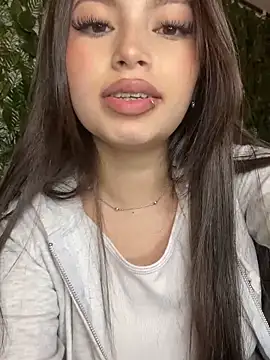 Snapshot of Mady_Pink chatting on March 21, 1:43 am Mady Pink online show from March 21, 1:43 am