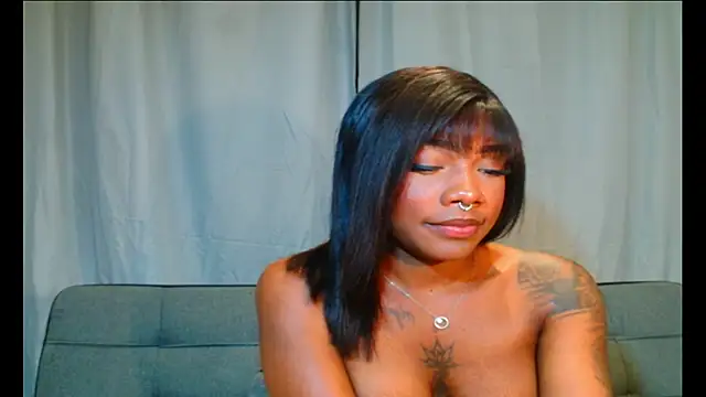 Zoe242103 online show from May 14, 8:37 pm