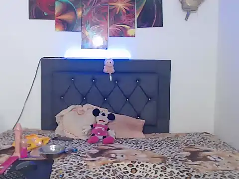 Snapshot of cellesthee chatting on March 18, 8:17 am cellesthee online show from March 18, 8:17 am