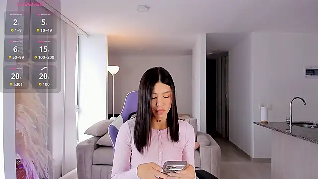 Snapshot of sofiawiliams chatting on April 15, 1:18 pm sofiawiliams online show from April 15, 1:18 pm
