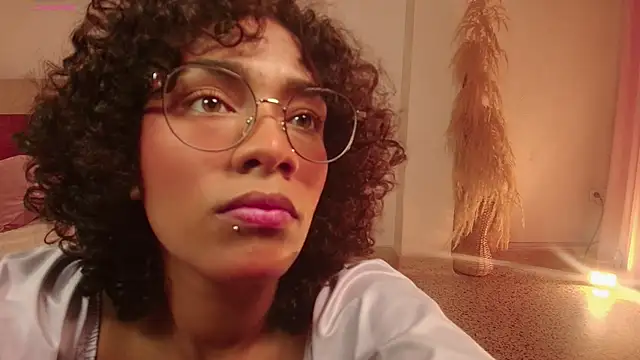 Meganlux1 online show from April 29, 7:53 pm