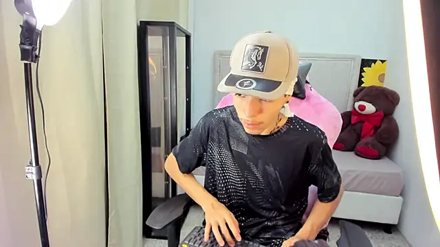 Bad bunnyy  online show from March 17, 11:41 pm