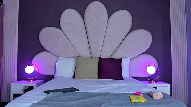 EmiilyRousee online show from March 20, 1:54 am