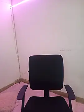 PamelaThoms online show from April 8, 1:55 pm