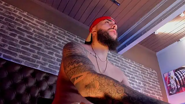 Snapshot of SantiagoHincapiie chatting on March 13, 8:59 pm SantiagoHincapiie online show from March 13, 8:59 pm