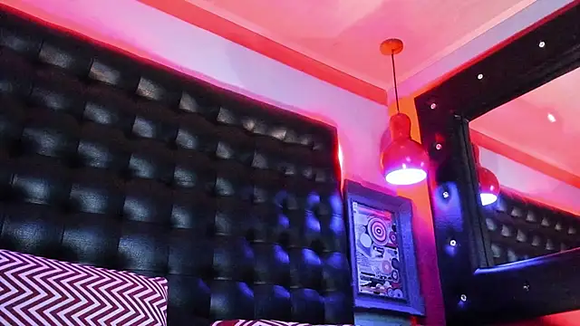 Snapshot of SantiagoHincapiie chatting on March 15, 4:29 am SantiagoHincapiie online show from March 15, 4:29 am