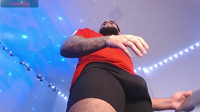 Snapshot of SantiagoHincapiie chatting on March 24, 1:21 am SantiagoHincapiie online show from March 24, 1:21 am