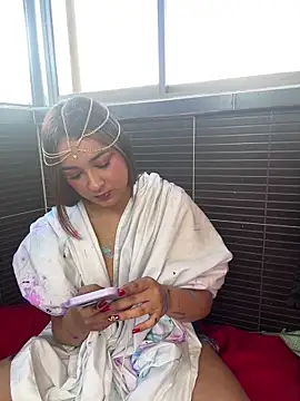 Snapshot of Sara_colyn chatting on March 13, 9:43 pm Sara colyn online show from March 13, 9:43 pm