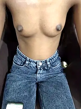 Snapshot of iam-anshika chatting on April 6, 5:52 am iam-anshika online show from April 6, 5:52 am