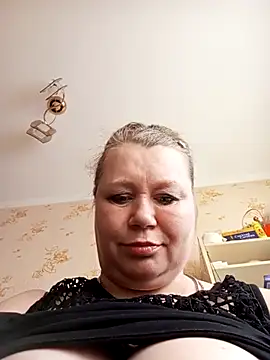 Snapshot of KiraStanton chatting on March 5, 12:45 pm KiraStanton online show from March 5, 12:45 pm