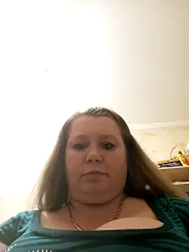 Snapshot of KiraStanton chatting on March 7, 1:02 am KiraStanton online show from March 7, 1:02 am