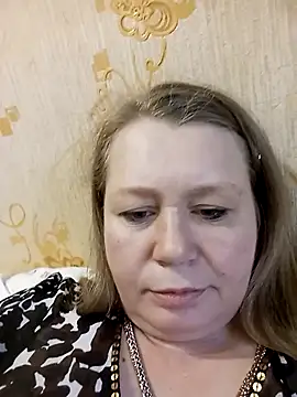 Snapshot of KiraStanton chatting on March 7, 3:42 pm KiraStanton online show from March 7, 3:42 pm