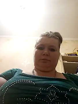 Snapshot of KiraStanton chatting on March 8, 2:04 am KiraStanton online show from March 8, 2:04 am