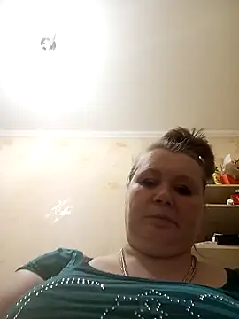 Snapshot of KiraStanton chatting on March 9, 10:14 pm KiraStanton online show from March 9, 10:14 pm