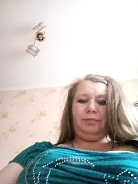 Snapshot of KiraStanton chatting on March 22, 5:00 am KiraStanton online show from March 22, 5:00 am