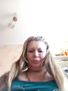 Snapshot of KiraStanton chatting on March 26, 10:43 am KiraStanton online show from March 26, 10:43 am