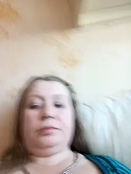 Snapshot of KiraStanton chatting on March 28, 8:03 am KiraStanton online show from March 28, 8:03 am