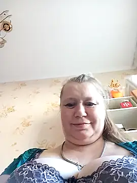 KiraStanton online show from April 25, 5:21 am