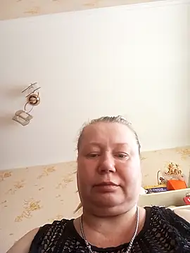 KiraStanton online show from May 6, 11:48 am