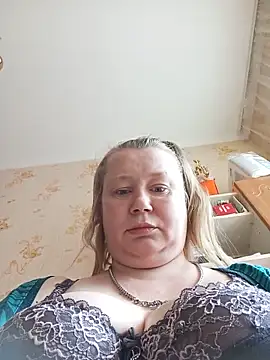 KiraStanton online show from May 19, 12:33 pm