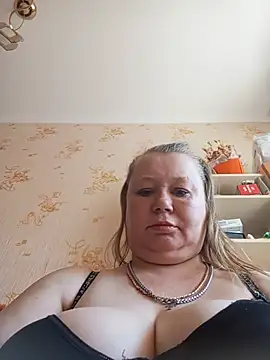 KiraStanton online show from June 19, 11:25 am
