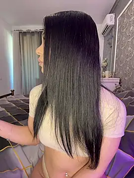 Olivia Noor online show from May 3, 3:40 pm