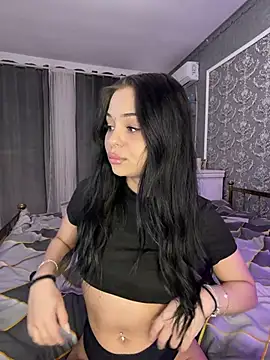 Olivia Noor online show from May 12, 9:01 pm