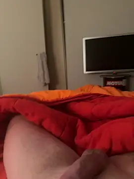 Snapshot of foudesexe23 chatting on February 27, 2:00 am foudesexe23 online show from February 27, 2:00 am