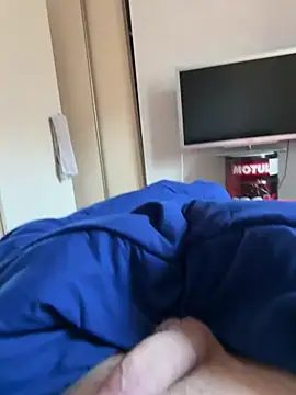 Snapshot of foudesexe23 chatting on March 20, 7:24 am foudesexe23 online show from March 20, 7:24 am