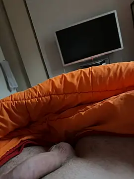 Snapshot of foudesexe23 chatting on April 1, 6:14 am foudesexe23 online show from April 1, 6:14 am