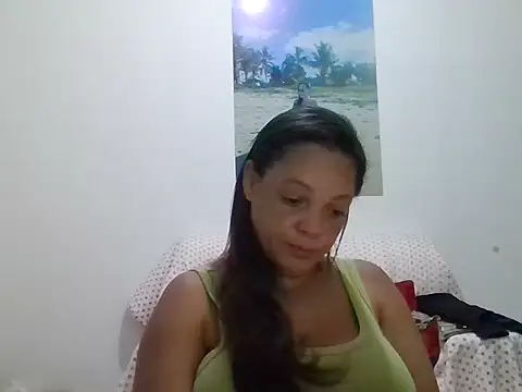 Snapshot of Vicky-43 chatting on March 24, 11:10 pm Vicky-43 online show from March 24, 11:10 pm