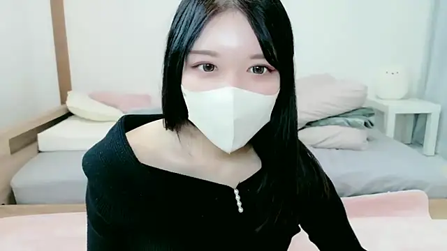 Snapshot of natsuka-chan chatting on March 7, 5:37 am natsuka-chan online show from March 7, 5:37 am