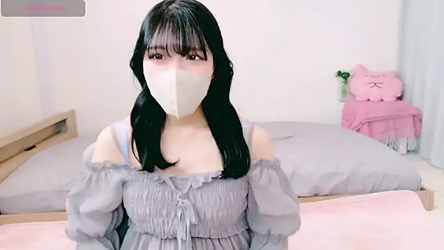 Snapshot of natsuka-chan chatting on April 11, 5:56 am natsuka-chan online show from April 11, 5:56 am