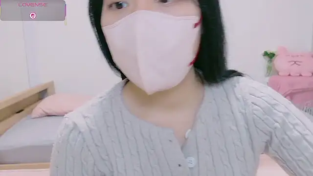 Snapshot of natsuka-chan chatting on April 14, 11:05 am natsuka-chan online show from April 14, 11:05 am