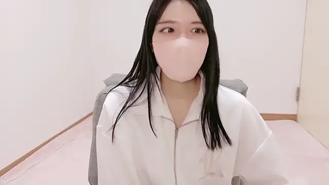 Snapshot of natsuka-chan chatting on May 8, 5:57 am natsuka-chan online show from May 8, 5:57 am