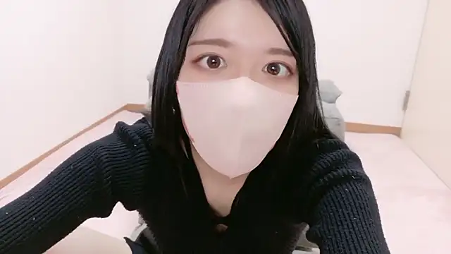 Snapshot of natsuka-chan chatting on May 11, 11:05 am natsuka-chan online show from May 11, 11:05 am
