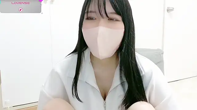 Snapshot of natsuka-chan chatting on May 20, 11:05 am natsuka-chan online show from May 20, 11:05 am