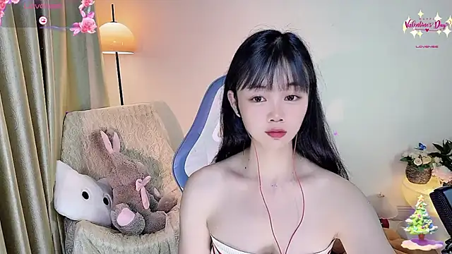 okyssa online show from May 24, 9:53 pm